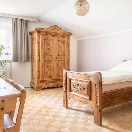 Stadtbauernhof - - Gut Unterleithen - Farm & The *