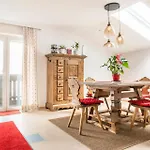 Stadtbauernhof - - Gut Unterleithen - Farm & The *