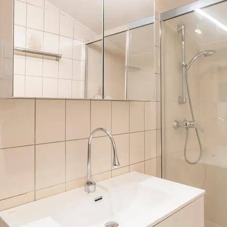 Stadtbauernhof - - Gut Unterleithen - Farm & The *