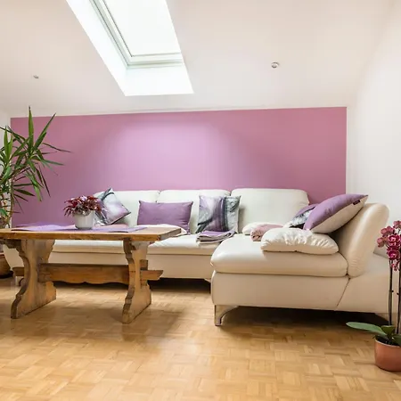 Stadtbauernhof - - Gut Unterleithen - Farm & The *